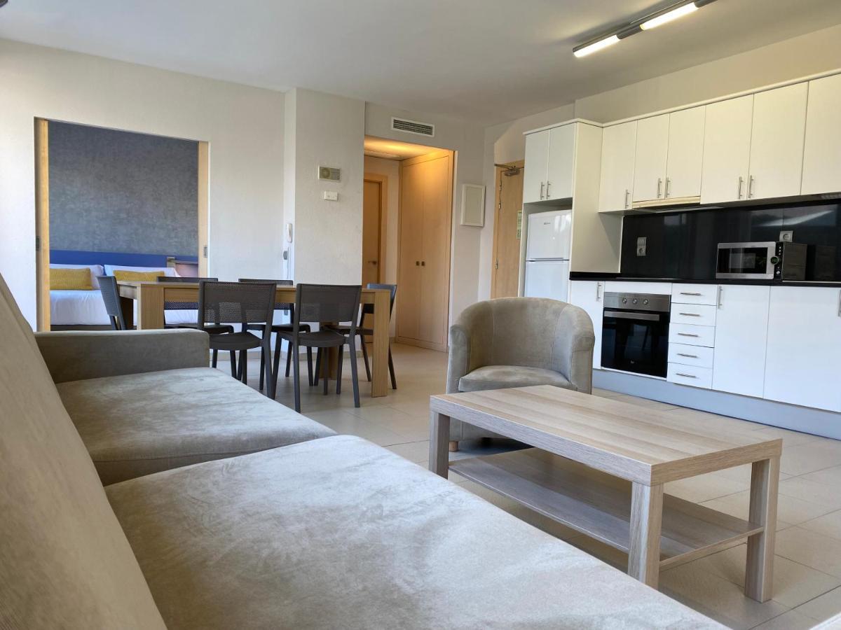 Atenea Park Suites & Apartments Vilanova i la Geltrú Kültér fotó