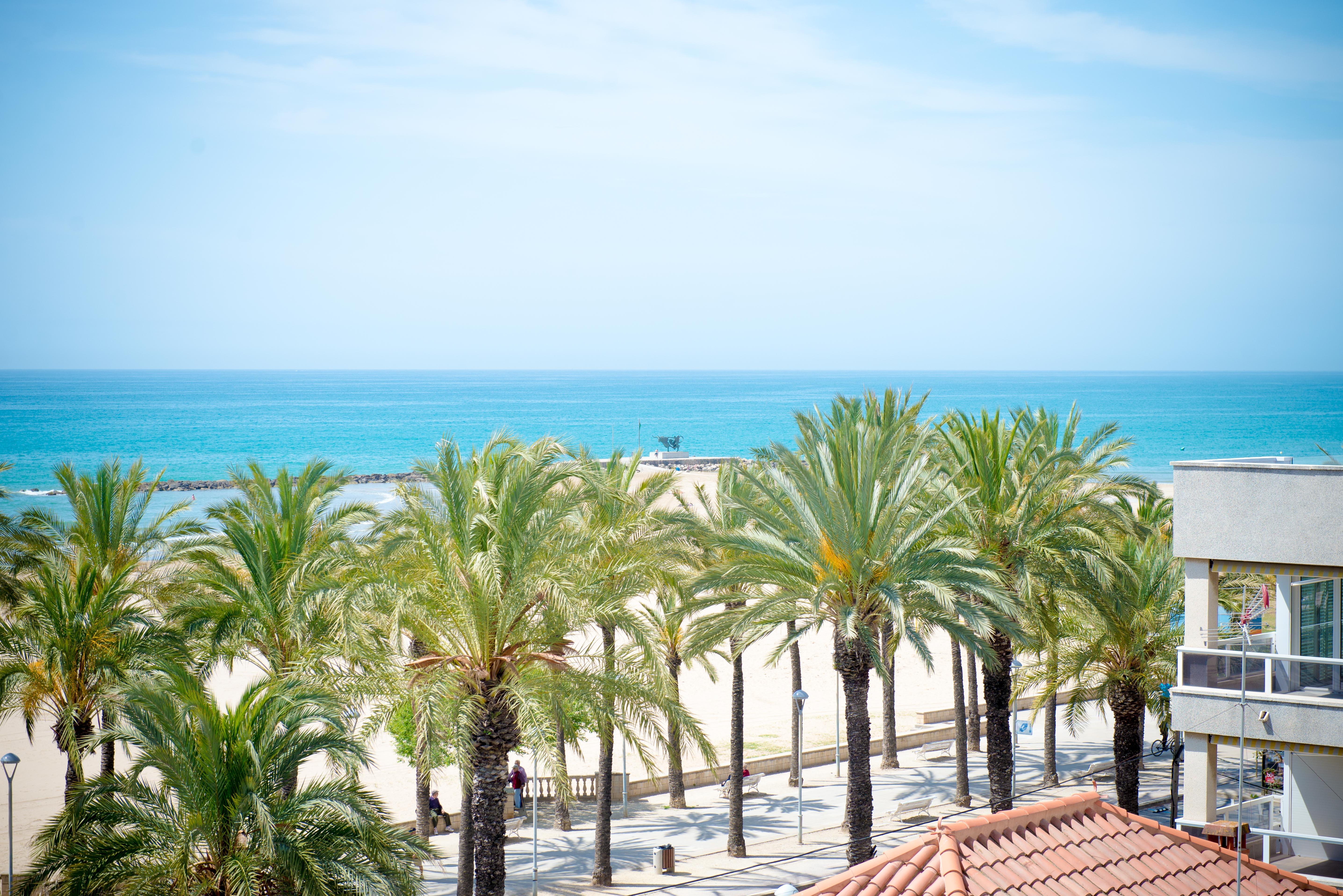Atenea Park Suites & Apartments Vilanova i la Geltrú Kültér fotó