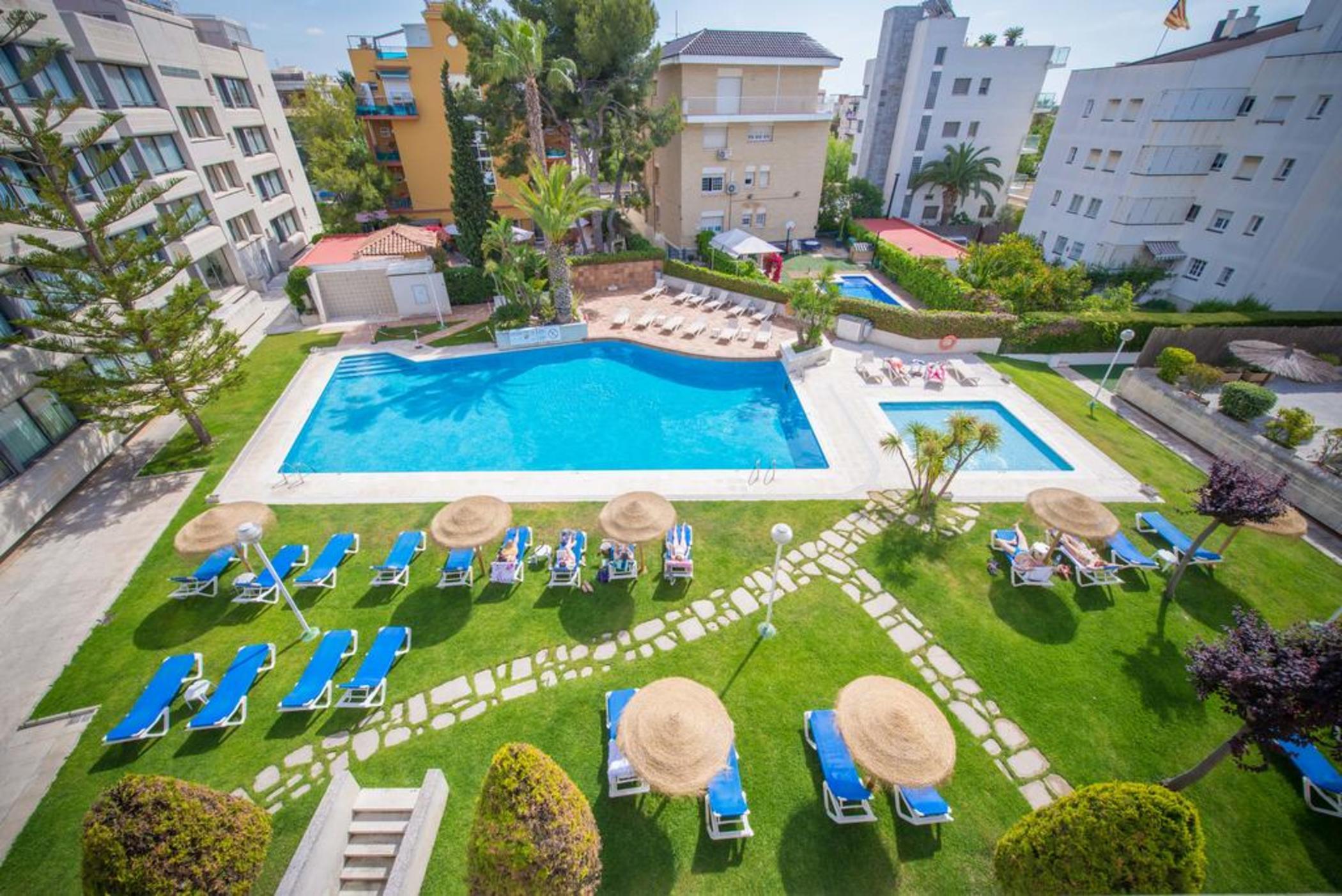 Atenea Park Suites & Apartments Vilanova i la Geltrú Kültér fotó