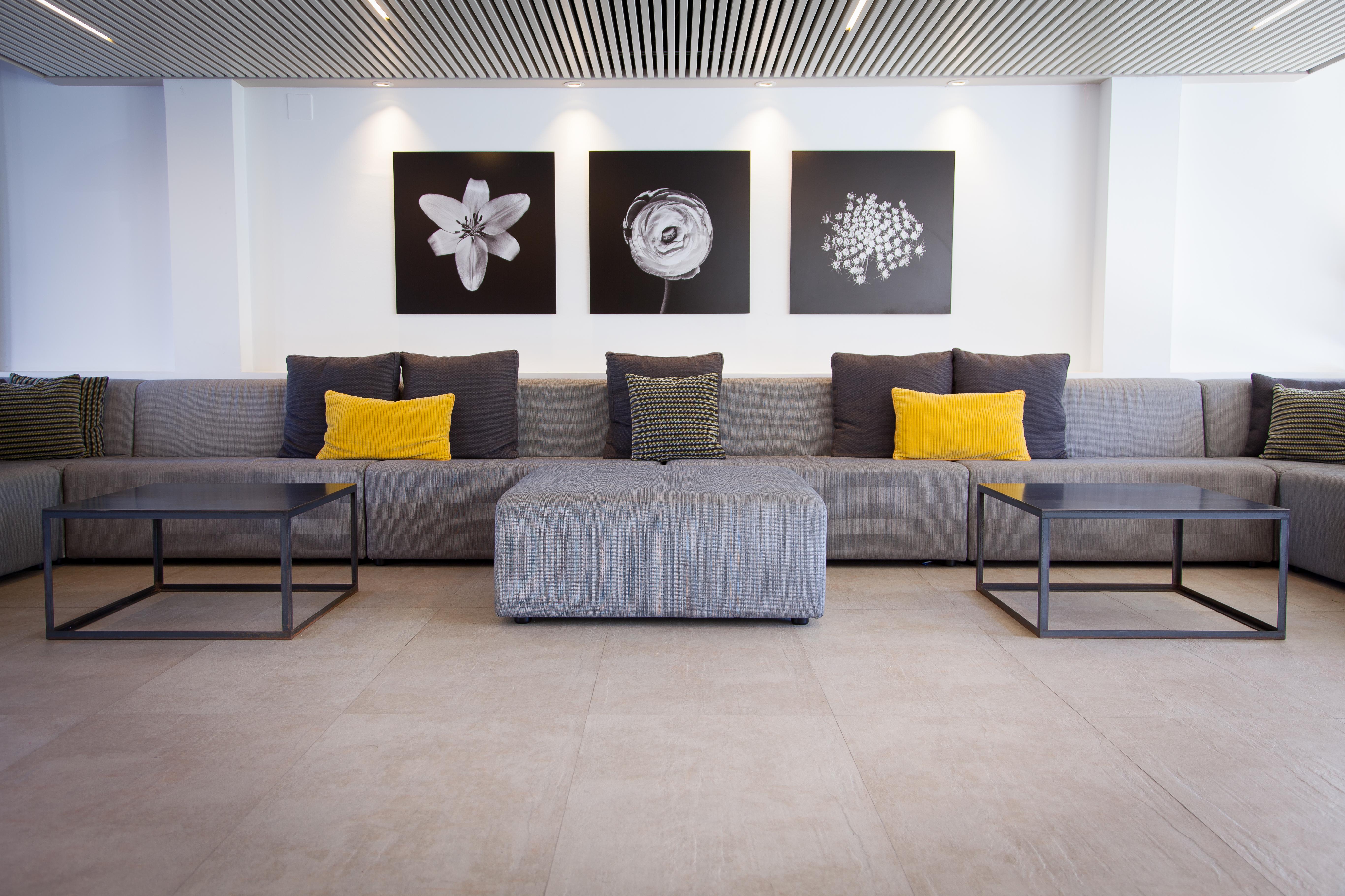Atenea Park Suites & Apartments Vilanova i la Geltrú Kültér fotó
