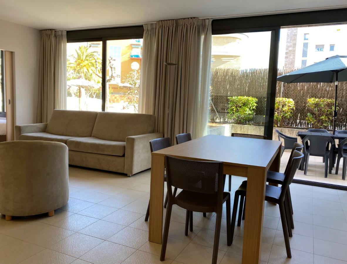Atenea Park Suites & Apartments Vilanova i la Geltrú Kültér fotó