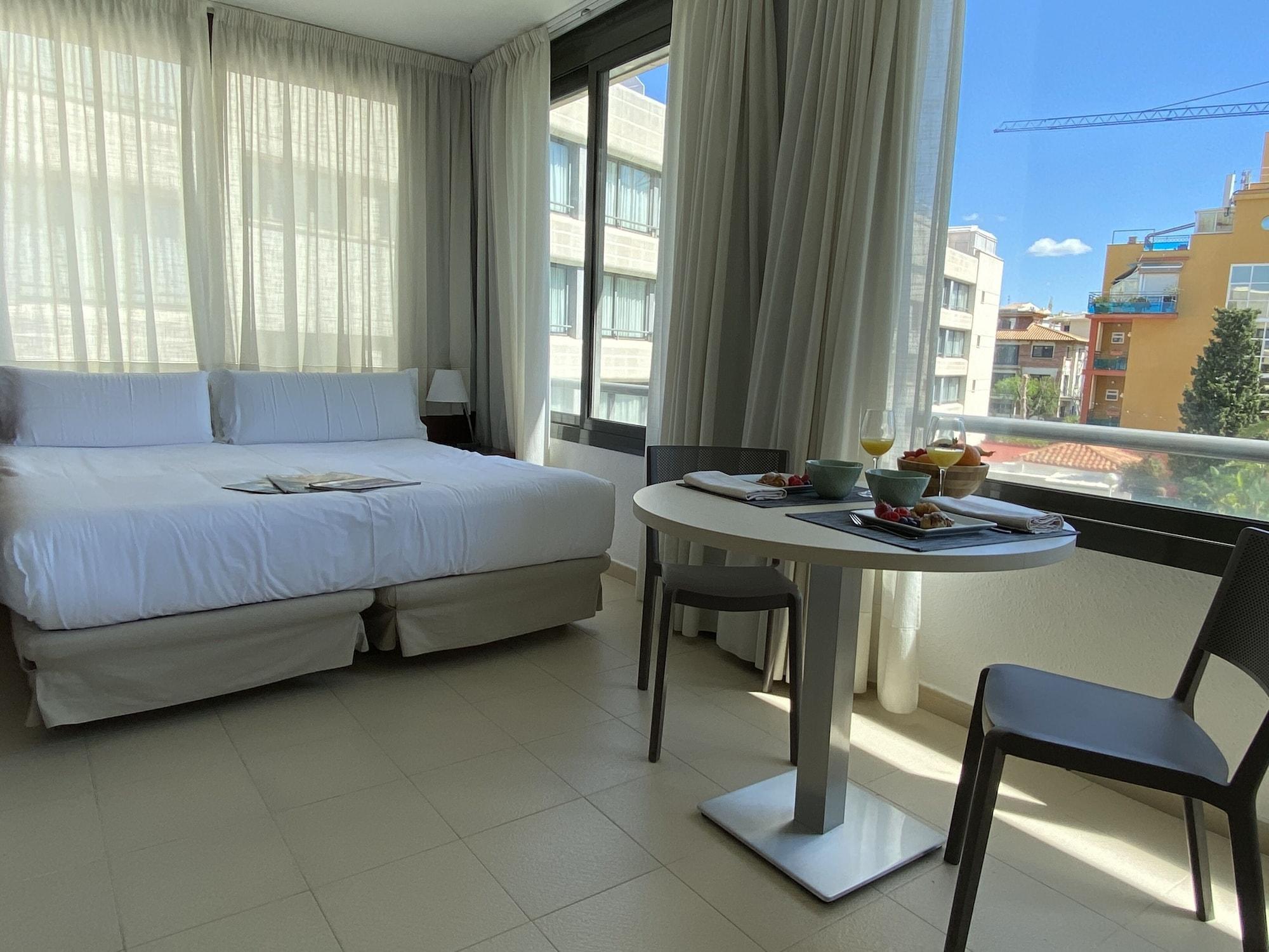 Atenea Park Suites & Apartments Vilanova i la Geltrú Kültér fotó
