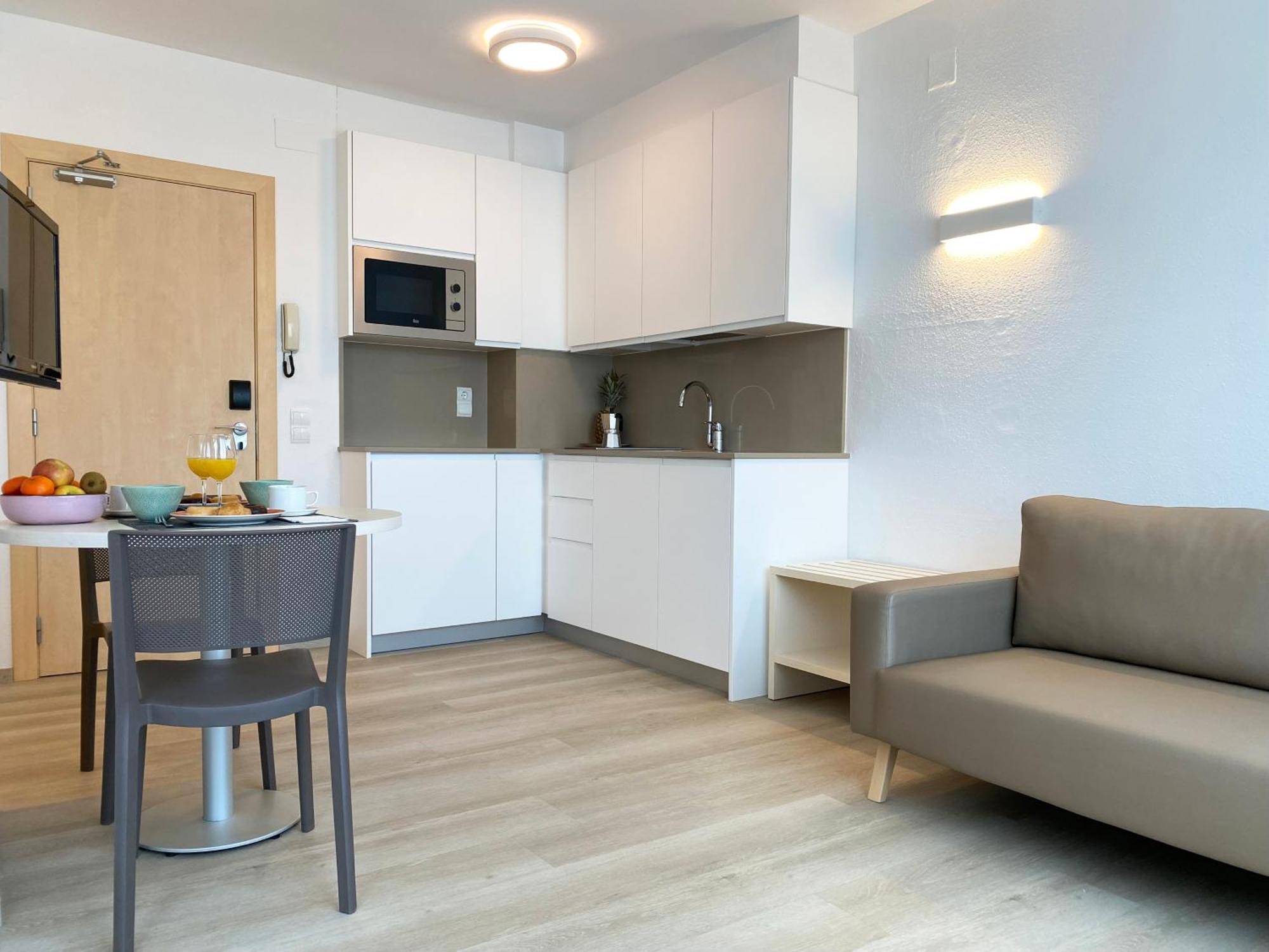 Atenea Park Suites & Apartments Vilanova i la Geltrú Kültér fotó