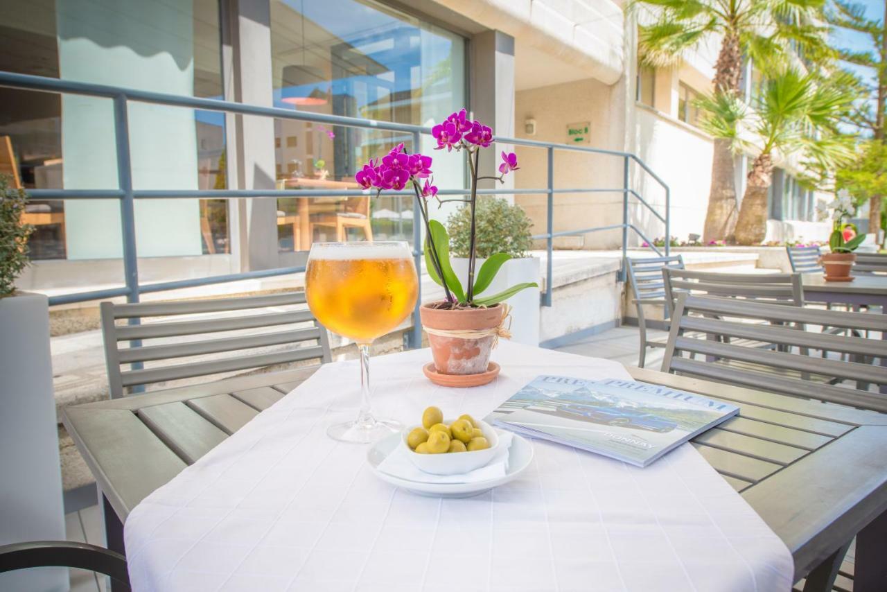 Atenea Park Suites & Apartments Vilanova i la Geltrú Kültér fotó