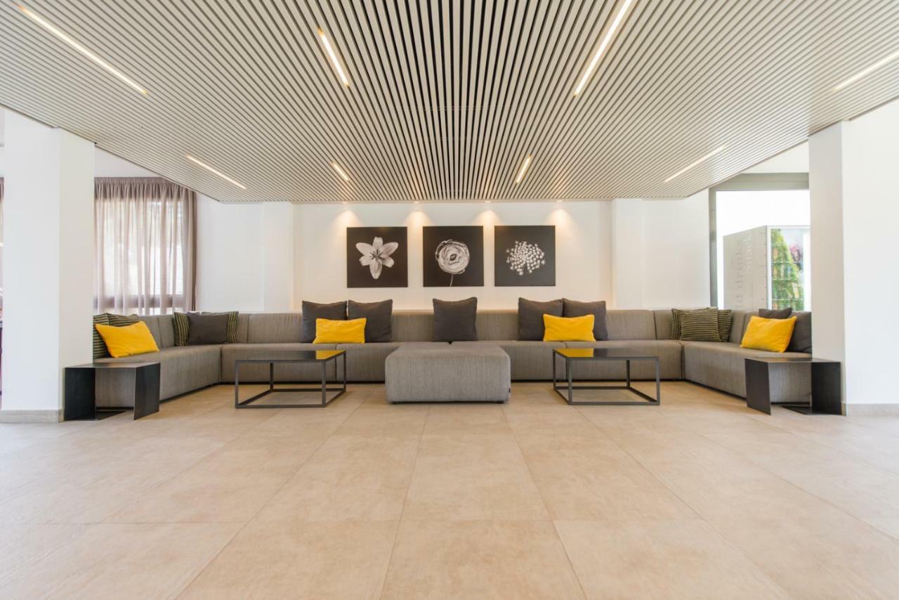 Atenea Park Suites & Apartments Vilanova i la Geltrú Kültér fotó