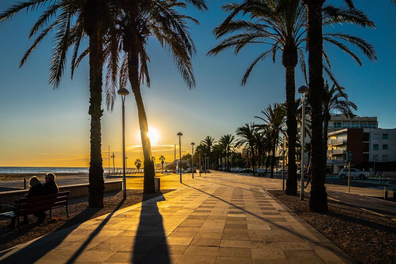 Atenea Park Suites & Apartments Vilanova i la Geltrú Kültér fotó
